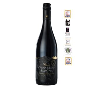 Fľaša ovocného vína z čiernej ríbezle a arónieod vinárstva Miluron s čiernou etiketou